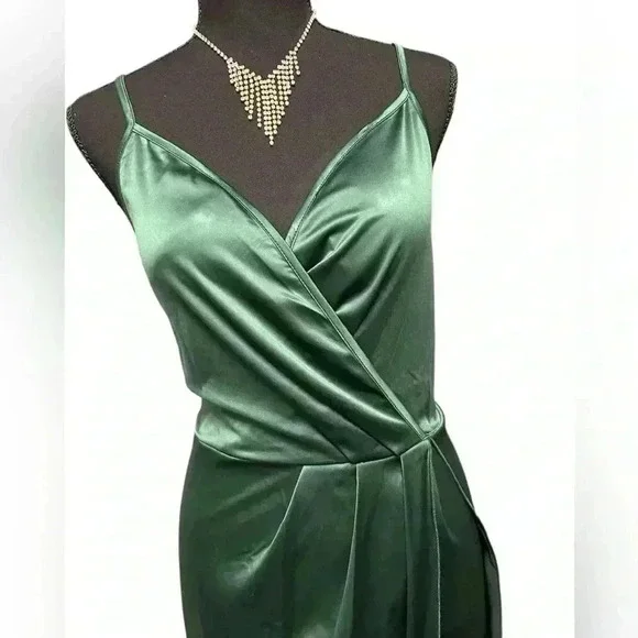 🎄 NWOT SHEIN Hunter green Hi/low long holiday dress, L (small XL) - Picture 3 of 4